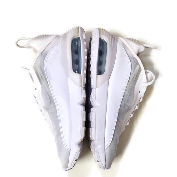 Nike Air Max 2090 Men's Sneaker Size 7/ Women's 9 Athletic - Picture 5 of 10